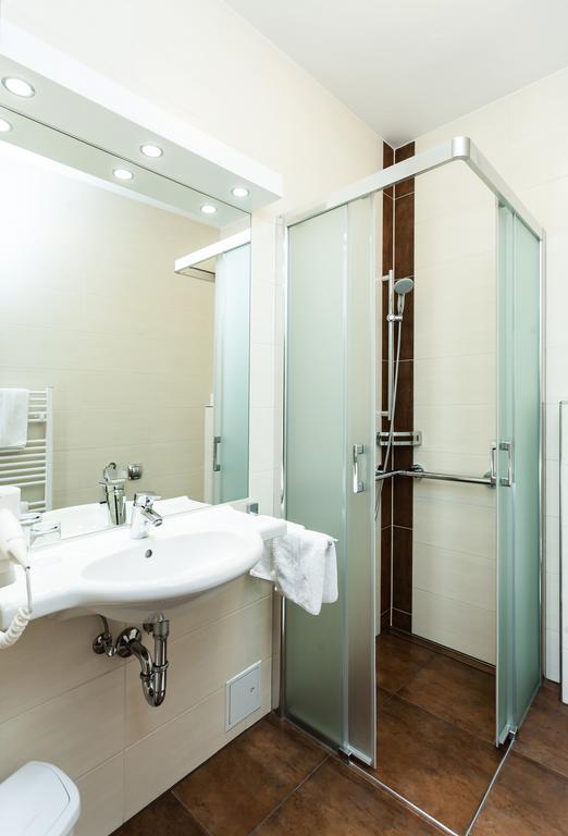 Gaestehaus Ferk - Fruehstueckspension, Bed & Breakfast Bad Radkersburg Pokoj fotografie