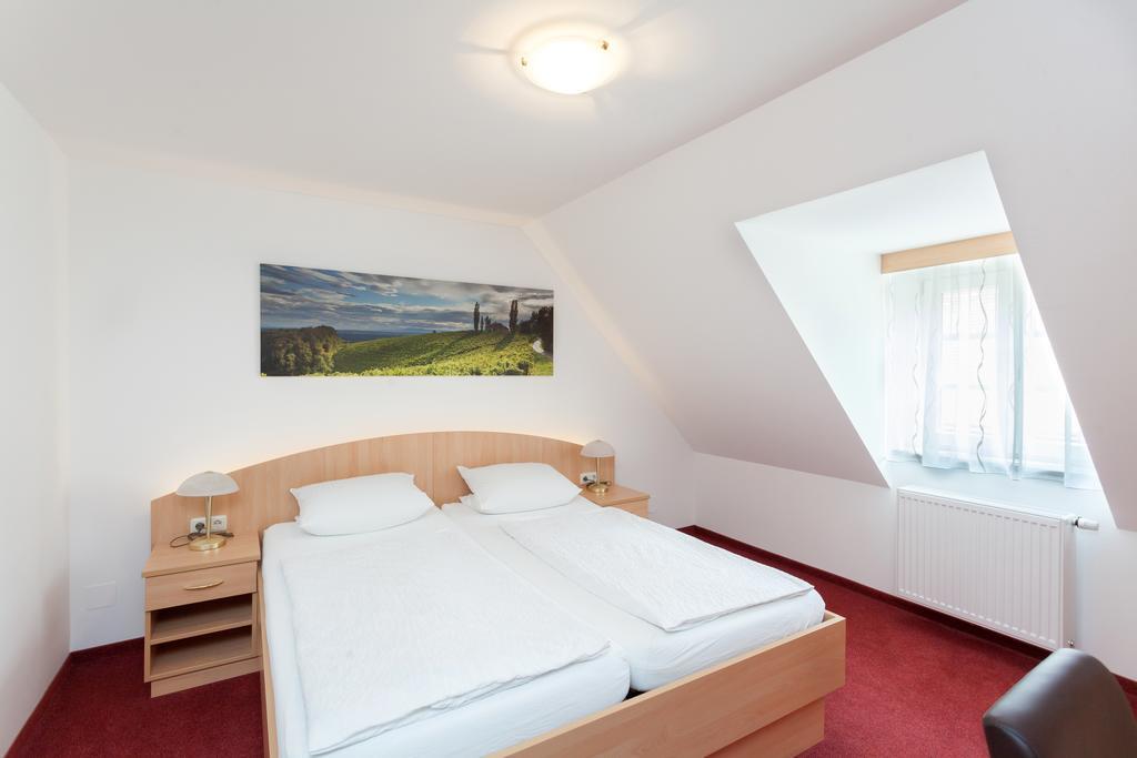Gaestehaus Ferk - Fruehstueckspension, Bed & Breakfast Bad Radkersburg Pokoj fotografie